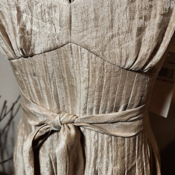 Maggie L Crushed Gold Cocktail Dress w/pockets Size 6 NWT - Picture 3 of 8